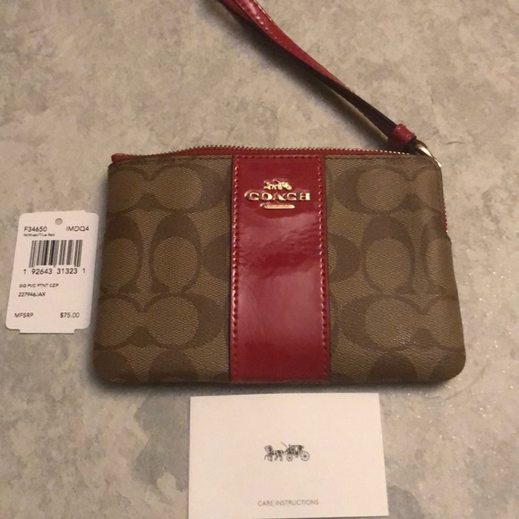 Coach Corner ZIP Wristlet in Signature Canvas - Picture 6 of 7